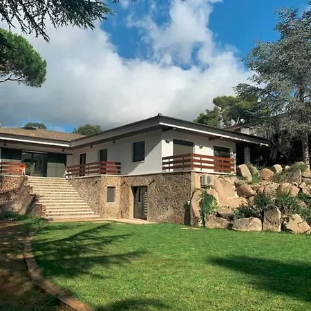 Preciosa En La Costa Brava *